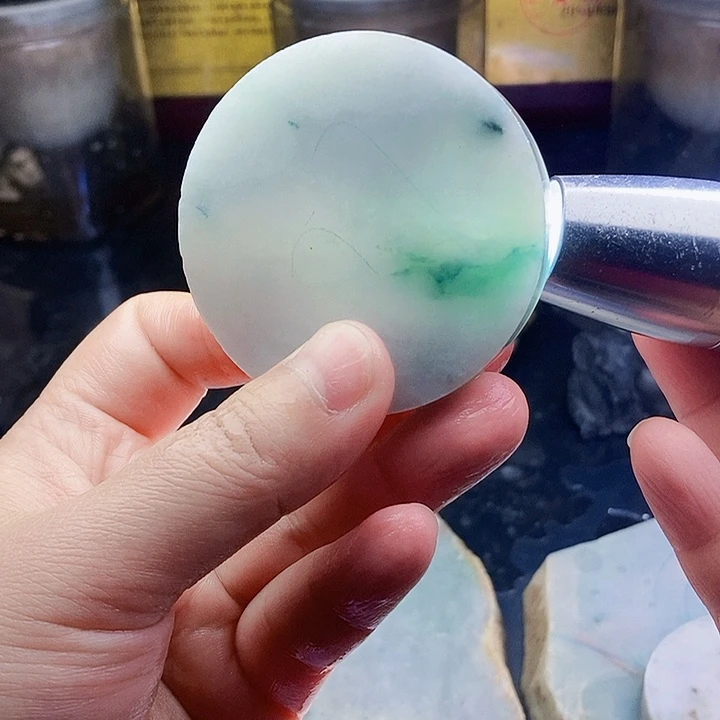 翡翠未镶嵌颈饰毛料30