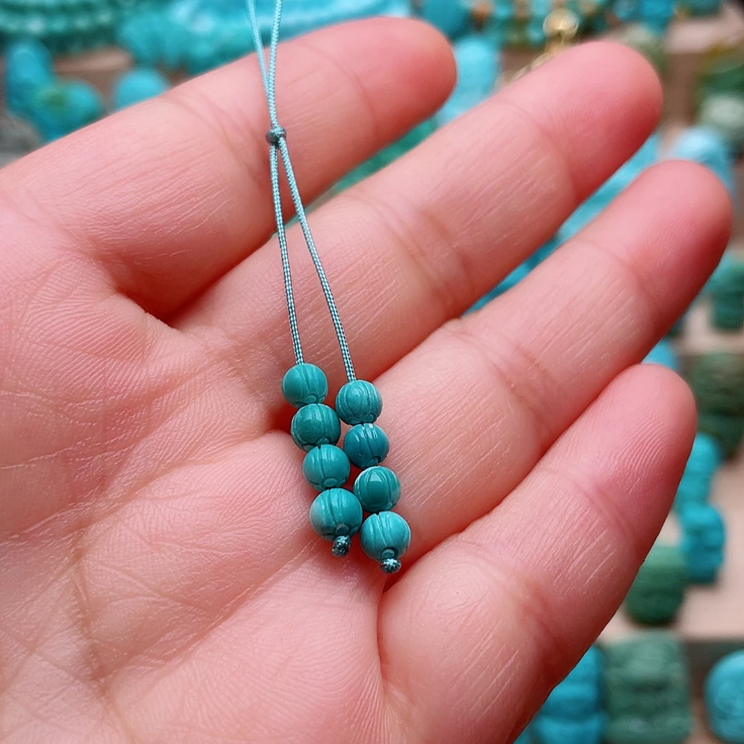 绿松石未镶嵌颈饰