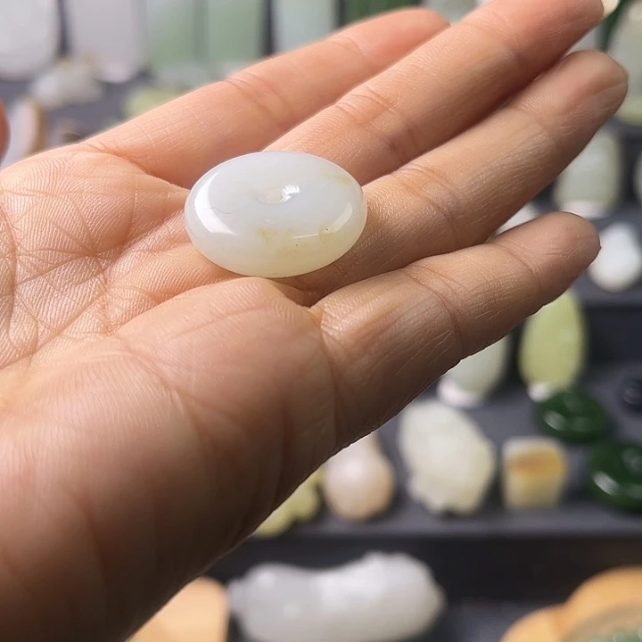 和田玉（糖玉）未镶嵌颈饰