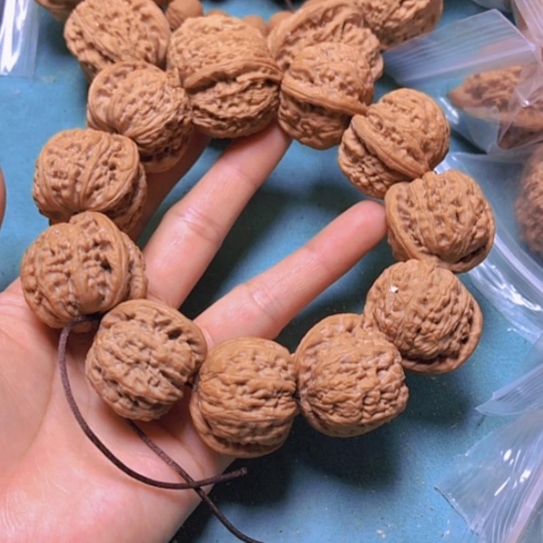 【闪购商品】核桃手串/手链冬****天30.31白狮子手持