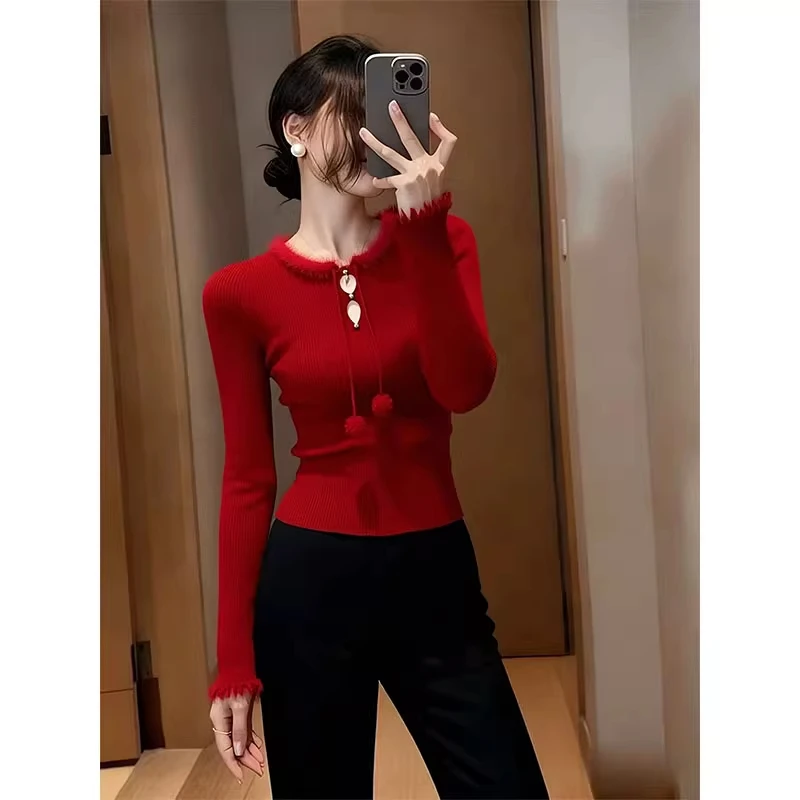 甜辣妹毛球拼接红色打底针织衫女内搭设计感收腰绝美长袖上衣秋冬