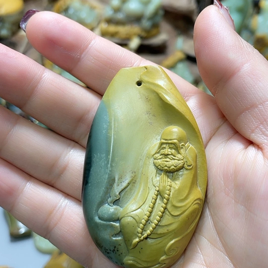 【闪购商品】岫岩河磨玉（透闪石质玉）把件未镶嵌胡***?