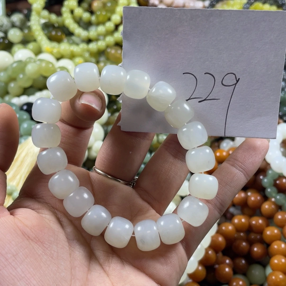 原***蛋蛇纹石玉未镶嵌手串