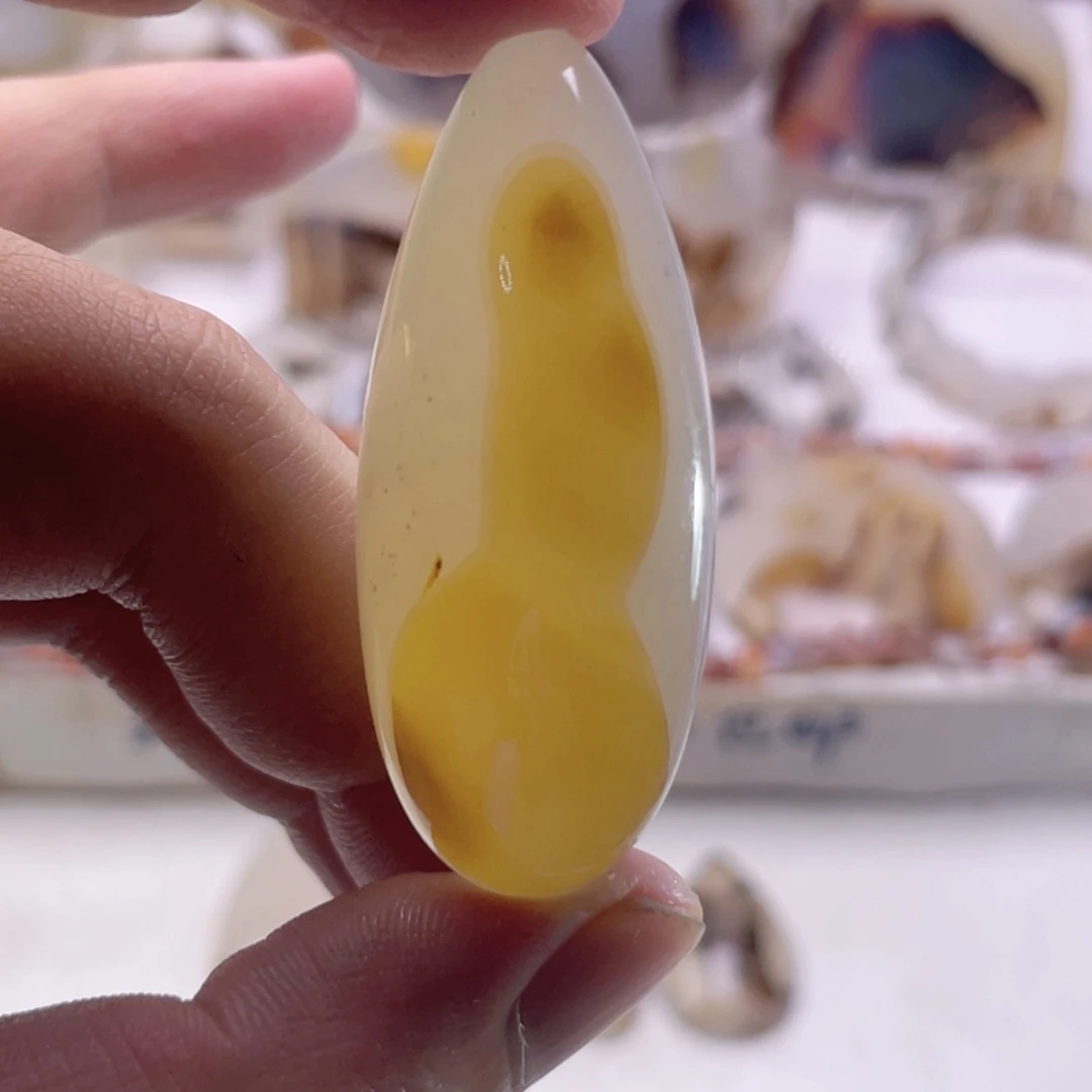 玛瑙/玉髓未镶嵌珠宝奇石