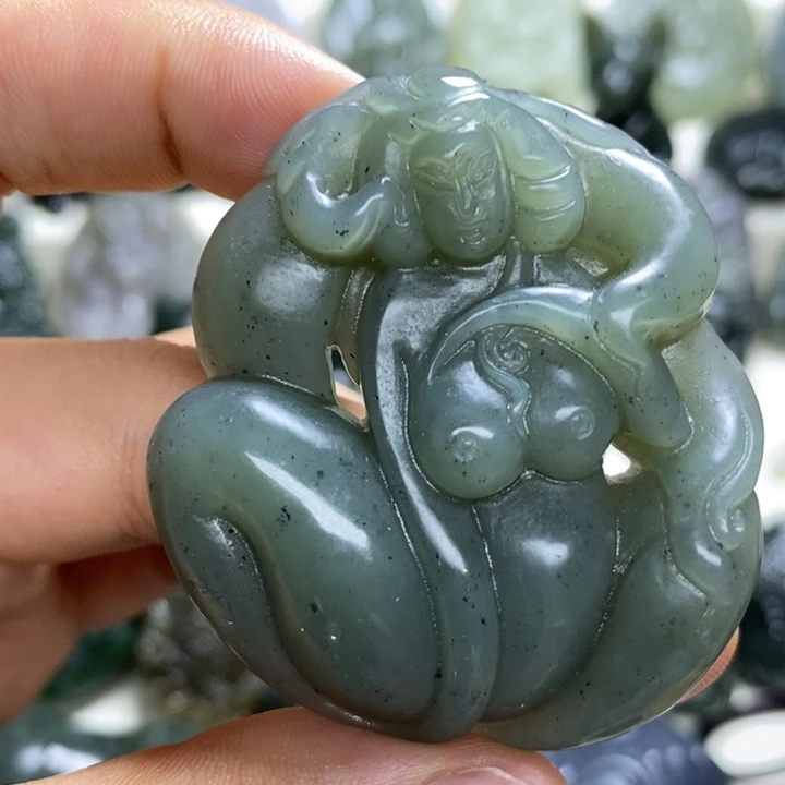 颈饰未镶嵌和田玉