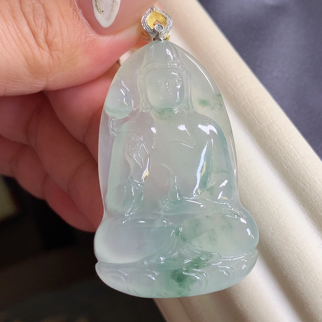 翡翠18K金镶嵌颈饰莲花观音