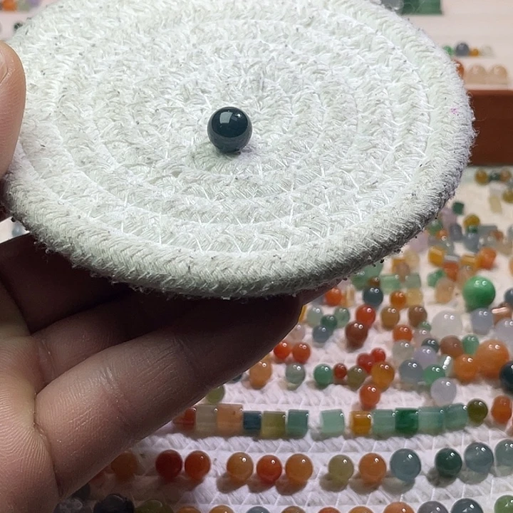 翡翠散珠未镶嵌定制翡翠卡9.8