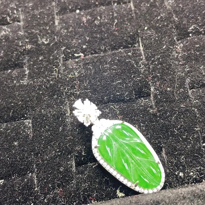 翡翠颈饰未镶嵌02，