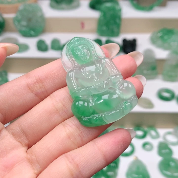 颈饰未镶嵌石英质玉筱*