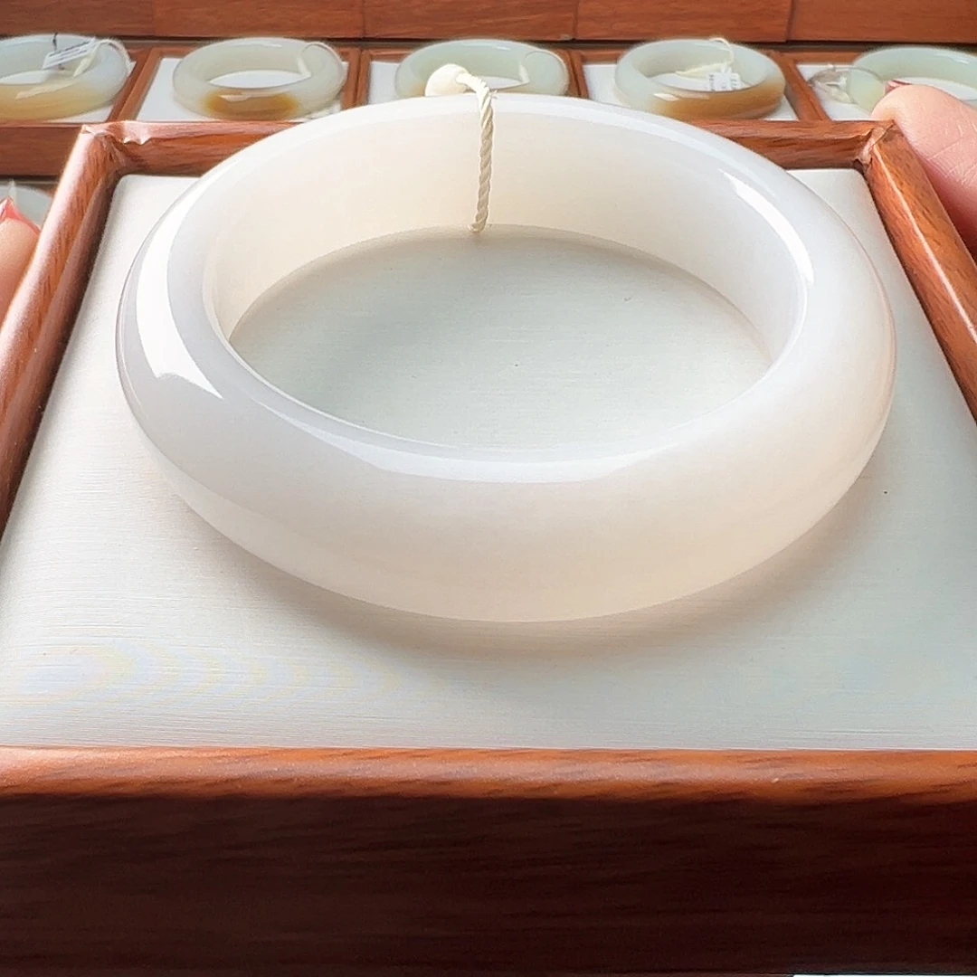 和田玉手镯未镶嵌53