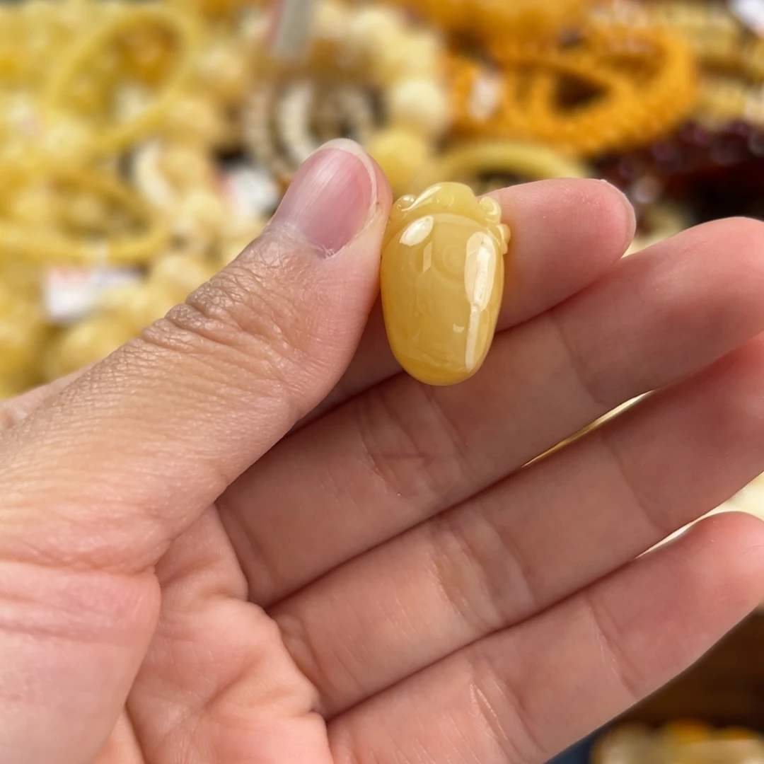 琥珀未镶嵌珠宝奇石