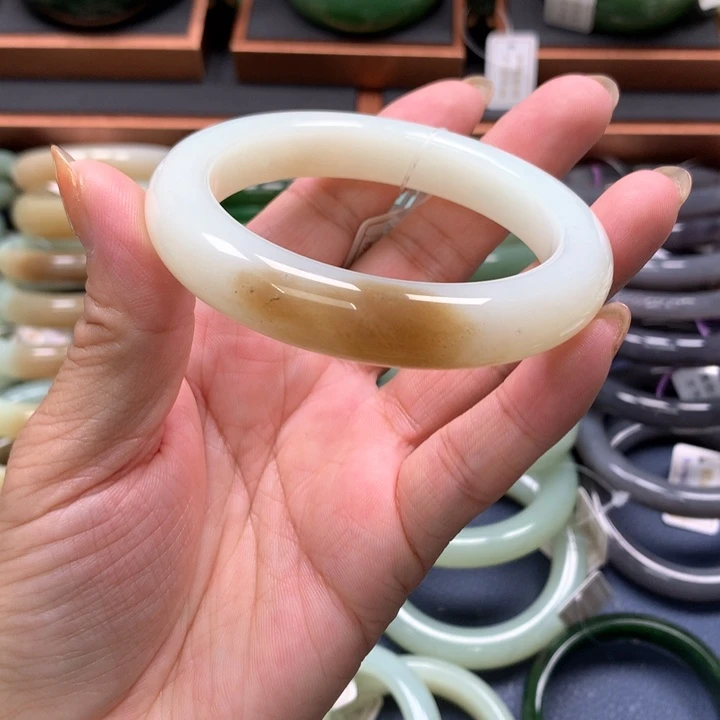 【闪购商品】未镶嵌手镯和田玉