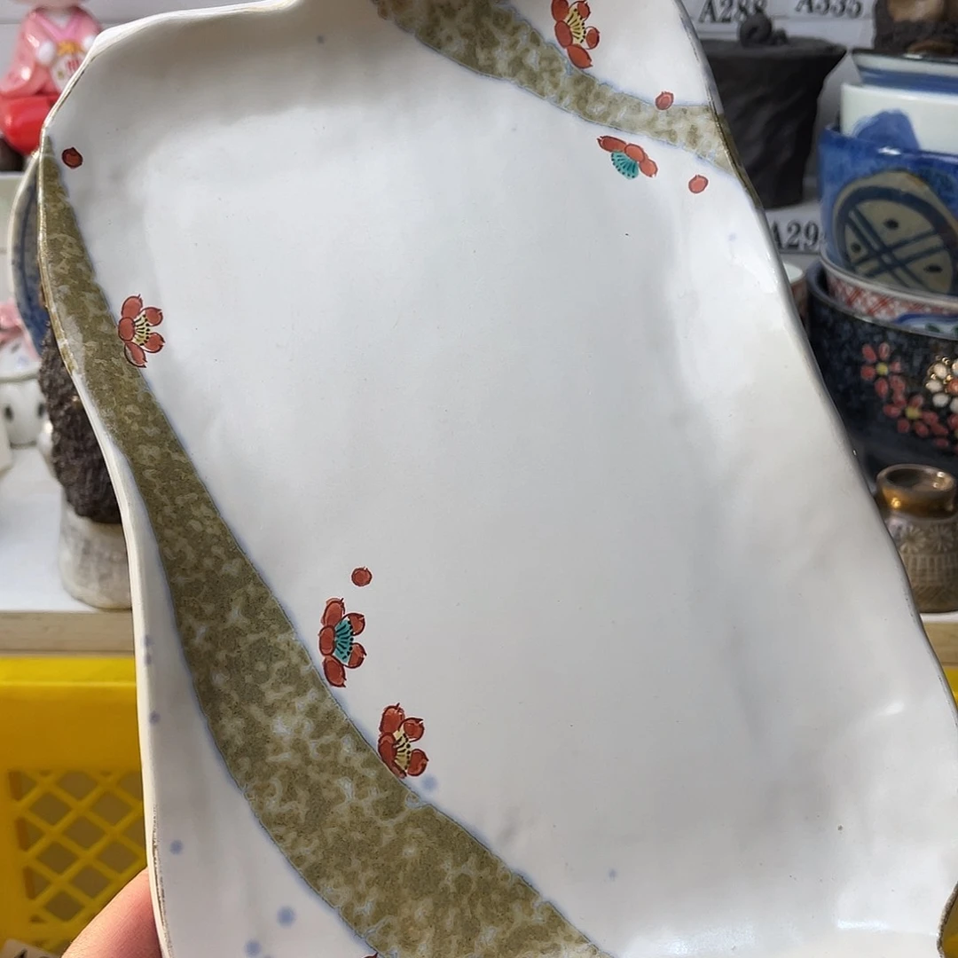 瓷片坐****行哈哈哈我在床前哭一个人