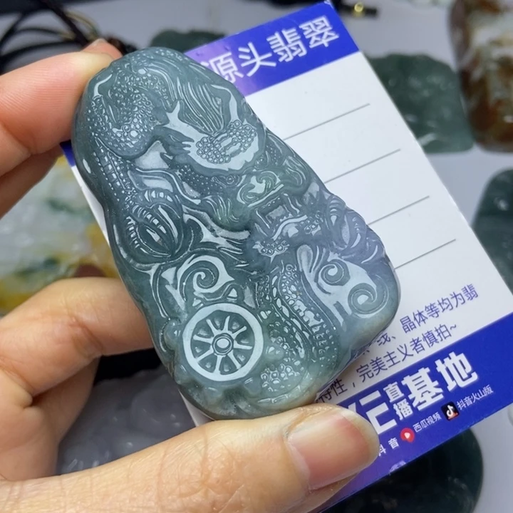 翡翠颈饰未镶嵌翡翠