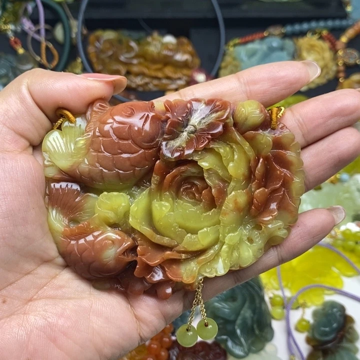 泓***ì蛇纹石玉未镶嵌颈饰