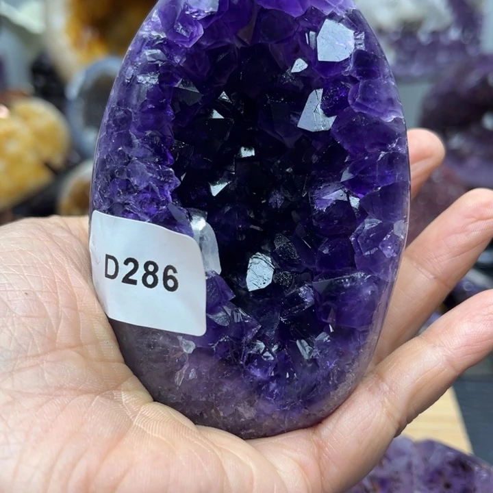 B***拉未镶嵌水晶大型摆件（非配饰）