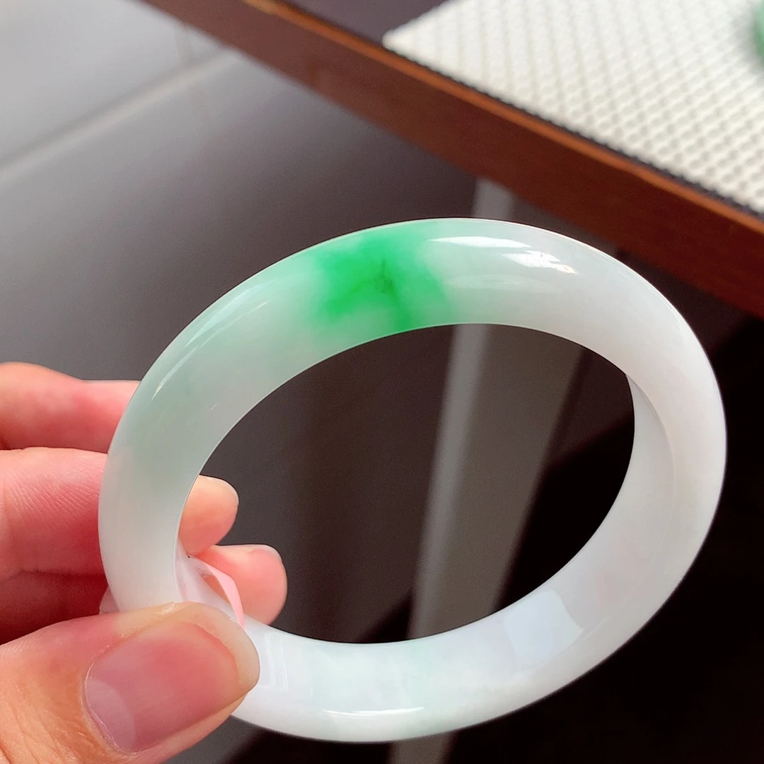 翡翠手镯未镶嵌秋*缅甸翡翠