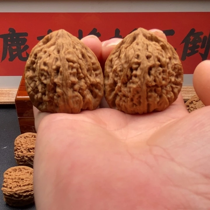 文玩核桃把件一**灯南疆