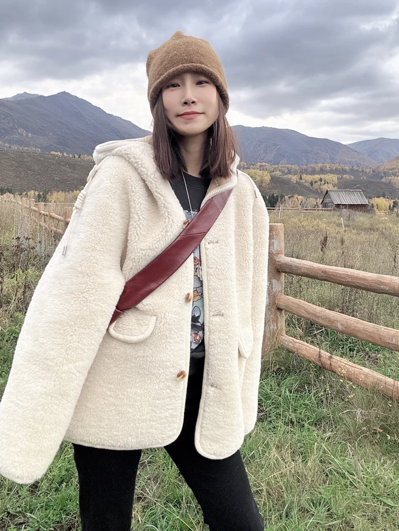 【丽姐女装】毛毛连帽服｜奶油面包 降温保暖厚实慵懒甜美外套W0563