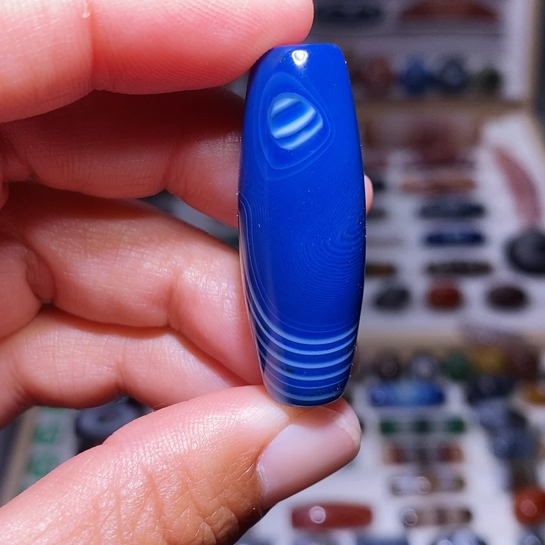 琥珀未镶嵌吊坠…..