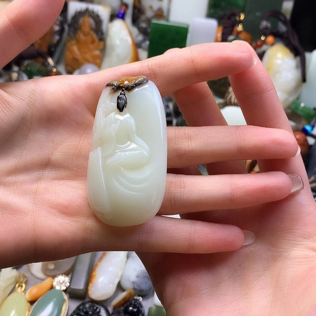 颈饰未镶嵌和田玉