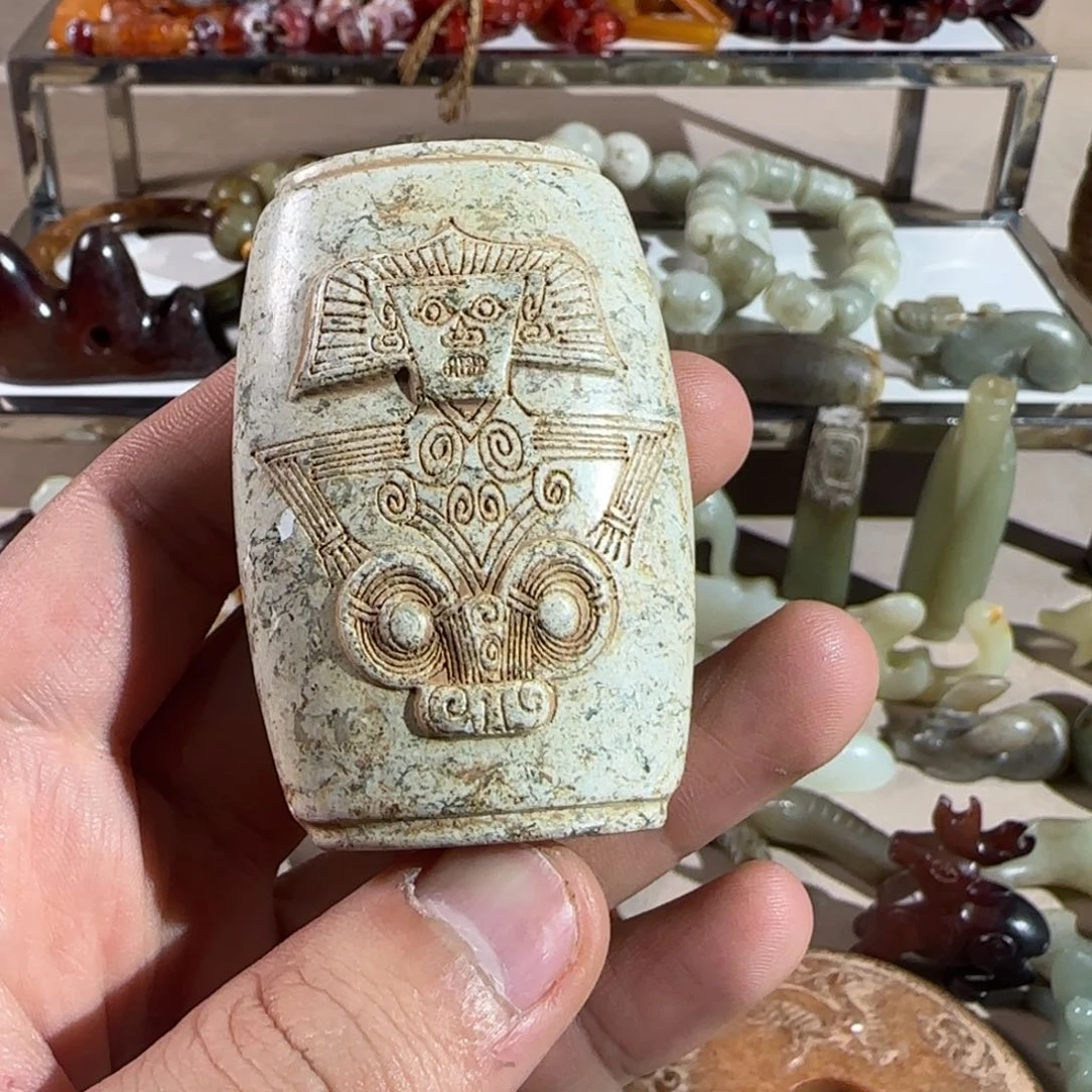 蛇纹石玉颈饰未镶嵌