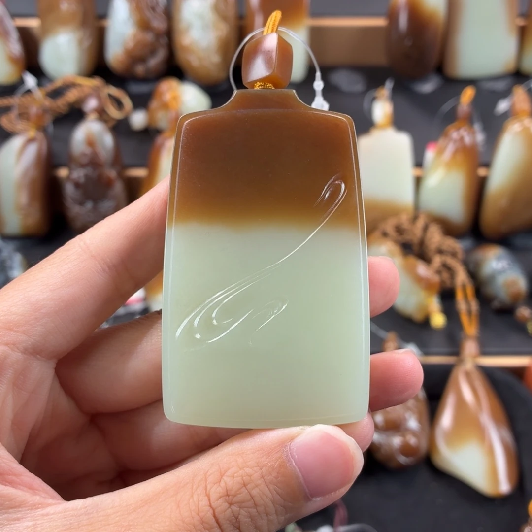 玉***好颈饰未镶嵌和田玉