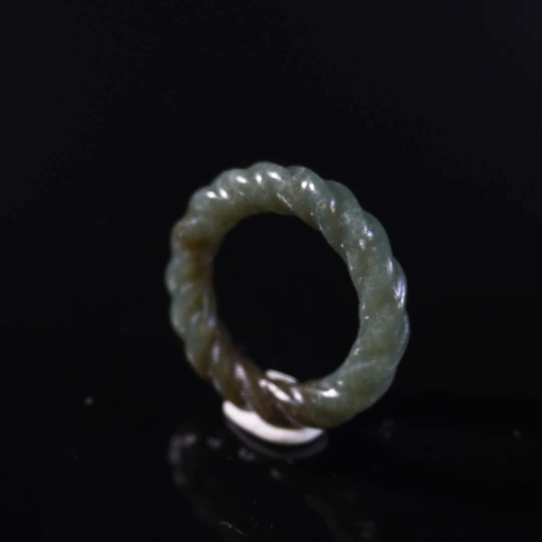 清晚期和田玉绞丝环/HY011654/金玉良缘/槐荫山房