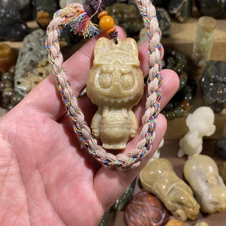 透闪石质玉未镶嵌挂件