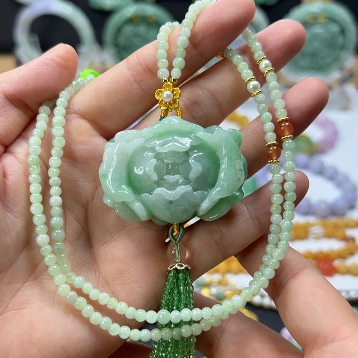 颈饰未镶嵌翡翠吊坠