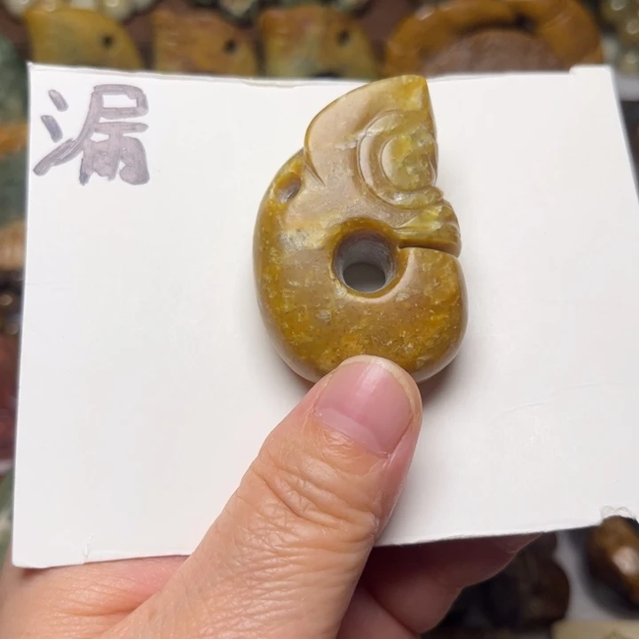 岫岩河磨玉（透闪石质玉）未镶嵌珠宝奇石