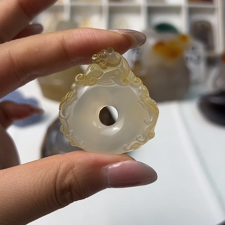 玛瑙/玉髓颈饰合金