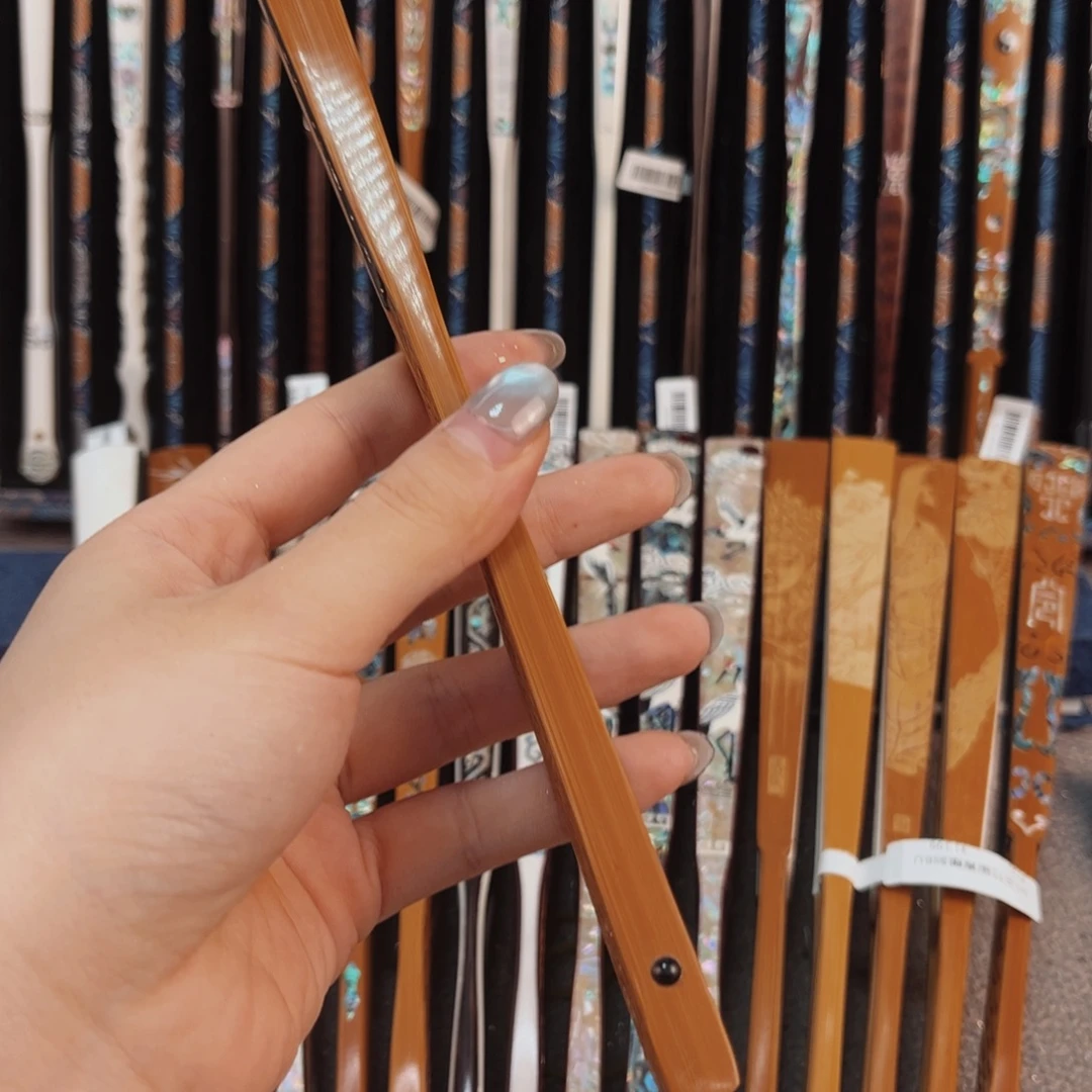 坤***啊扇子纯手工制作工艺