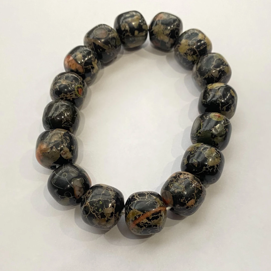 梅花玉手串男女同款卡11*12mm天然玉石花色不一样