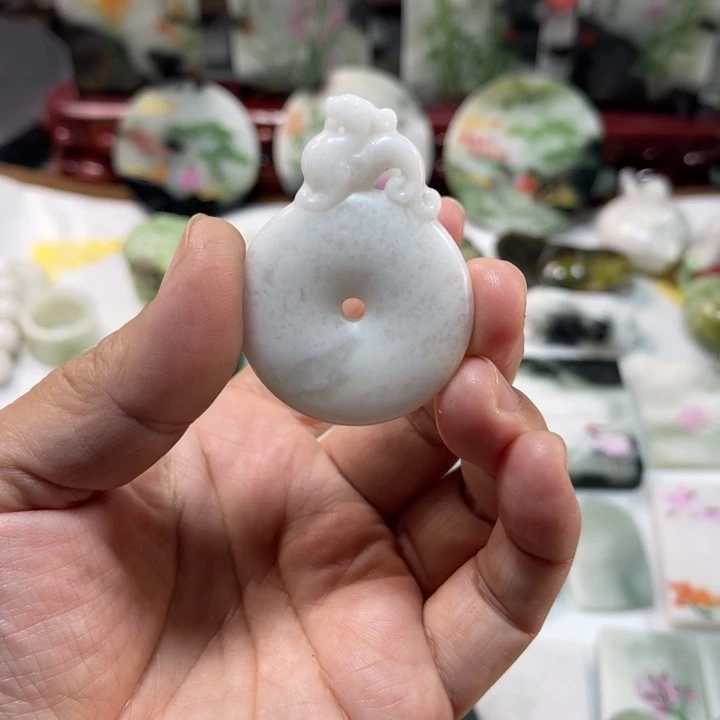 独山玉未镶嵌颈饰