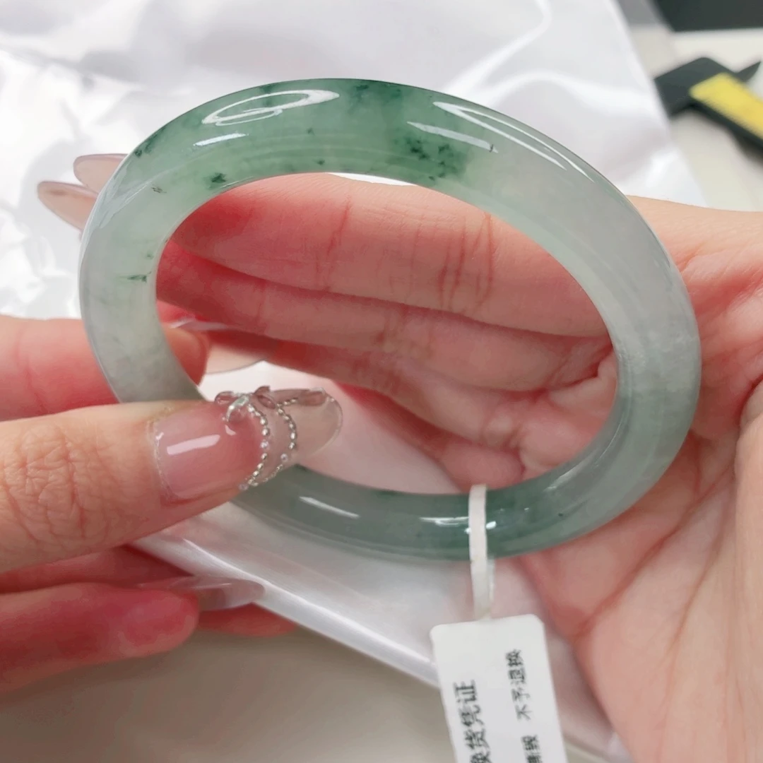 翡翠未镶嵌手镯55.3圈 x553