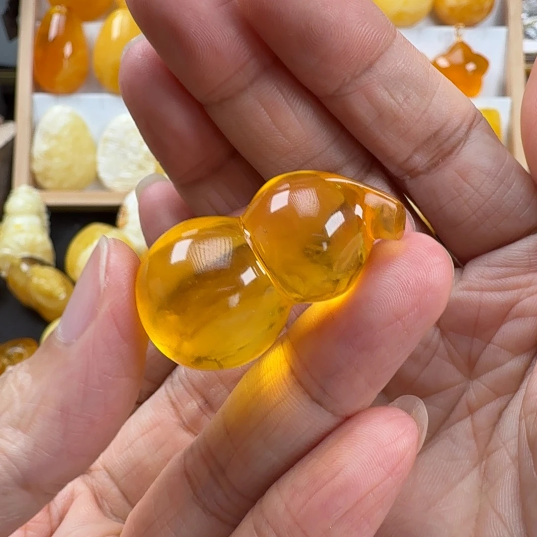 豆***菜蜜蜡未镶嵌颈饰蜜蜡