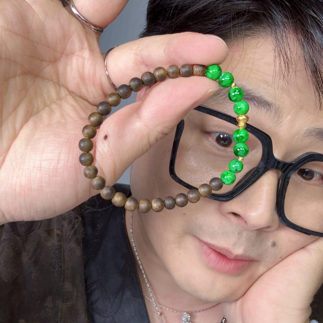 翡翠18K金镶嵌颈饰一件