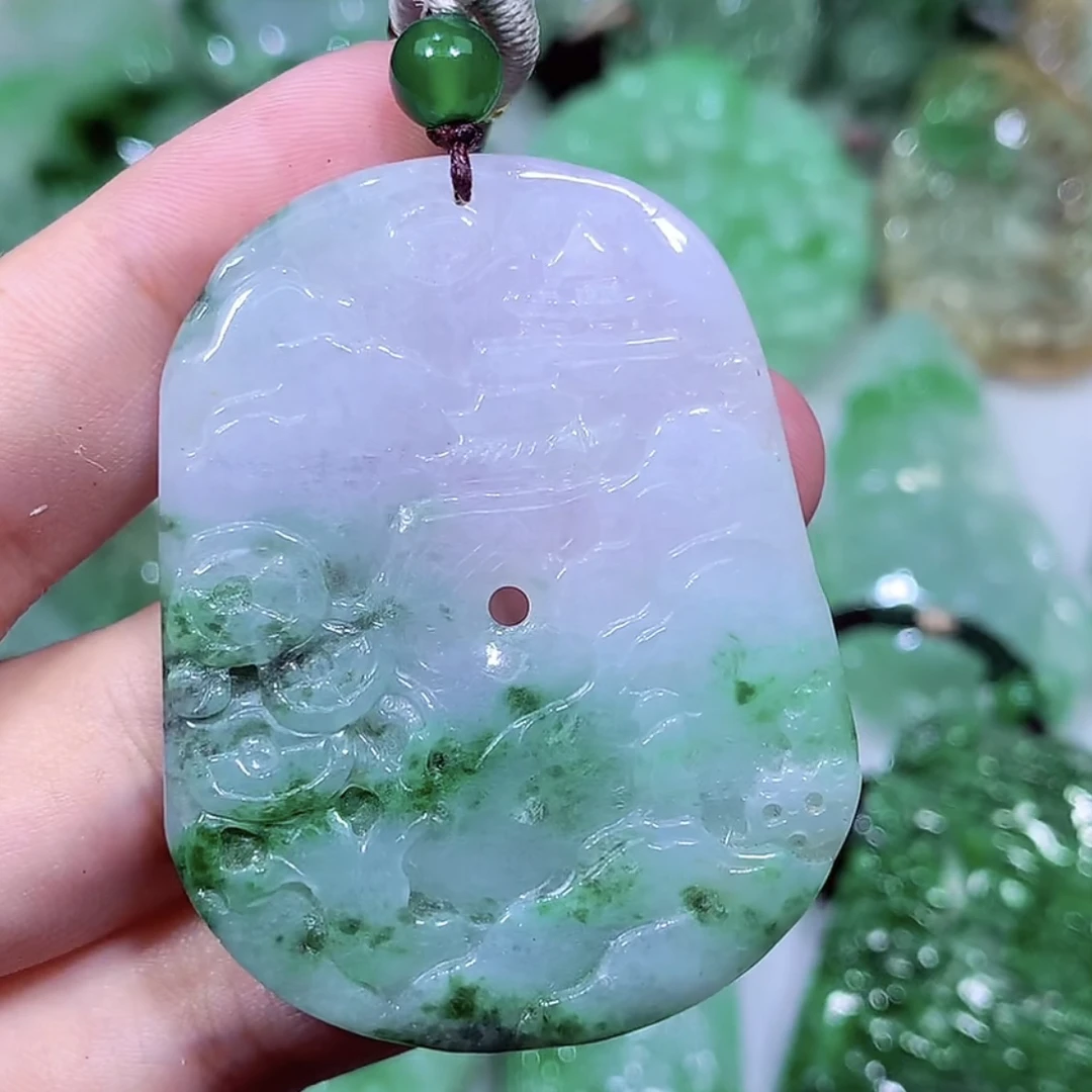 缅甸天然A货翡翠飘绿山水吊坠
