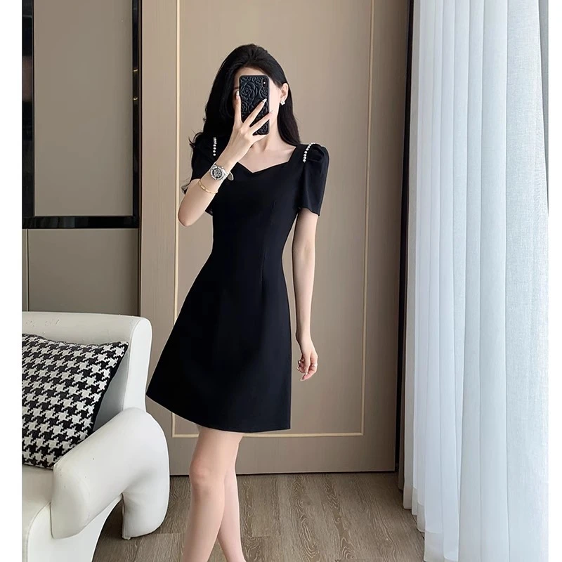 法式方领连衣裙女夏季修身显瘦包臀短袖赫本风后妈裙显瘦连衣裙