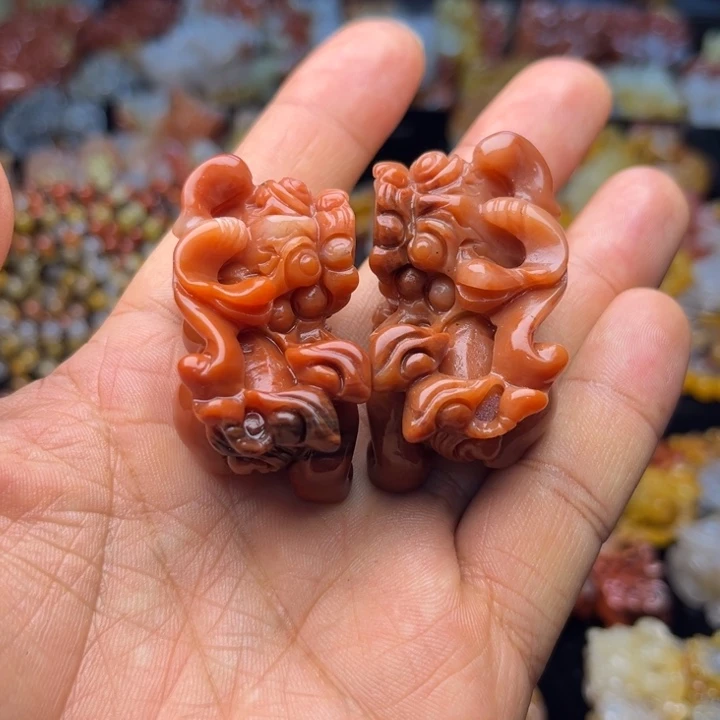 石英质玉（黄龙玉）未镶嵌颈饰