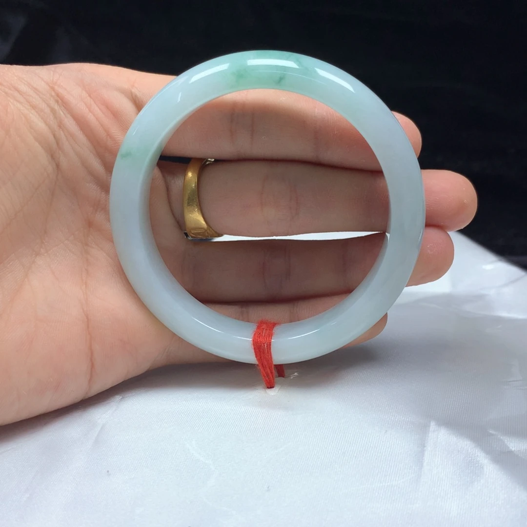 翡翠未镶嵌手镯（圆镯）54.1