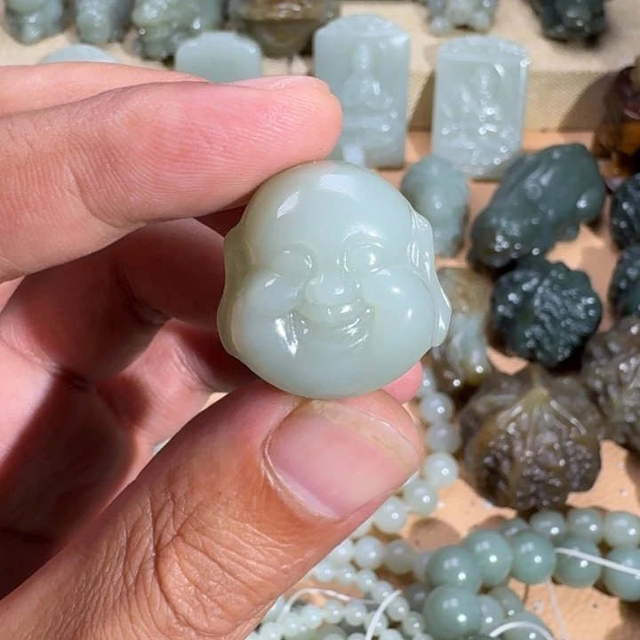 颈饰未镶嵌和田玉