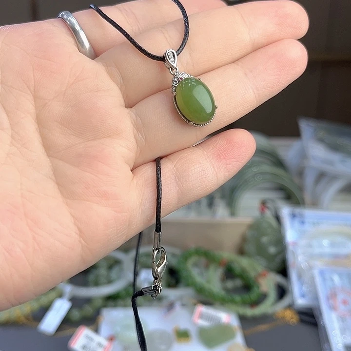 和田玉（碧玉）未镶嵌颈饰