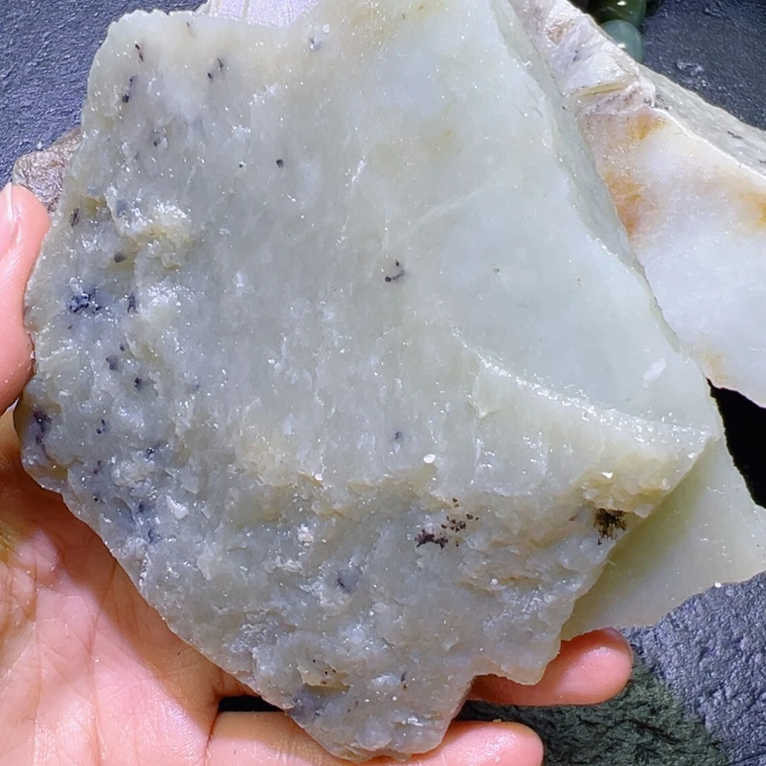 和田玉未镶嵌珠宝半成品