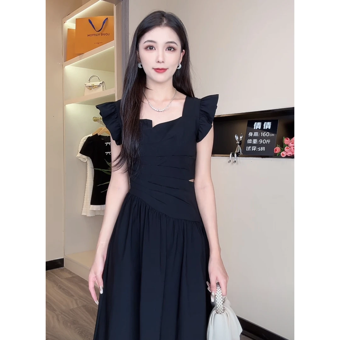 法式方领收腰小黑裙百褶2025夏季气质赫本风欧若风小个子显瘦修身