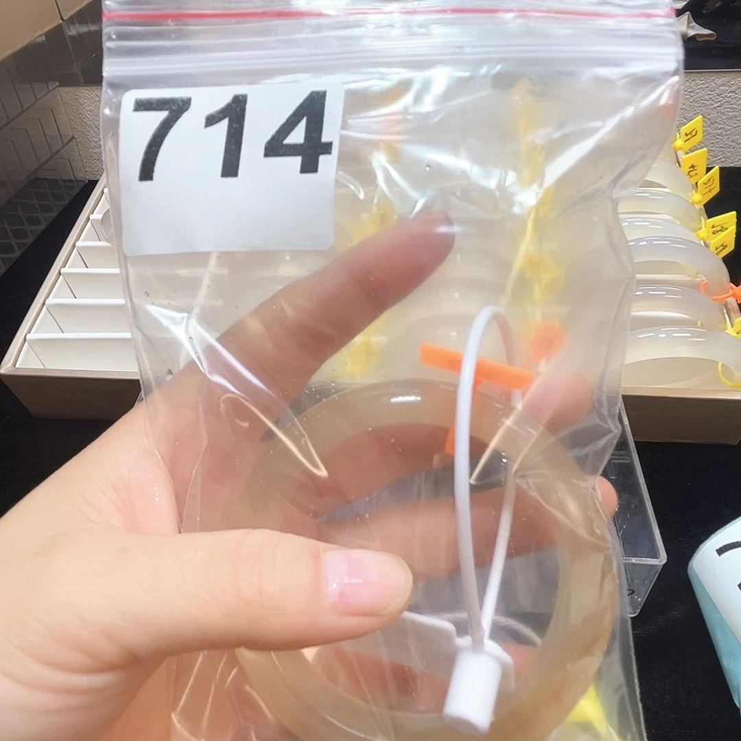 郭****手镯玛瑙/玉髓合金714