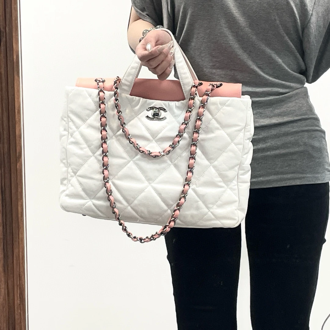 95新 Chanel/香奈儿 chanel 白拼粉手提斜挎包
