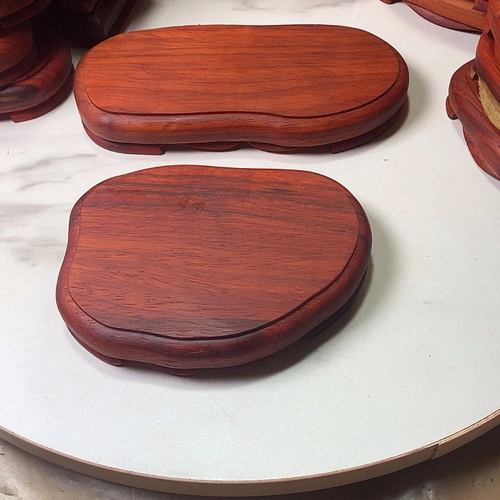 随行的两个哈哈哈