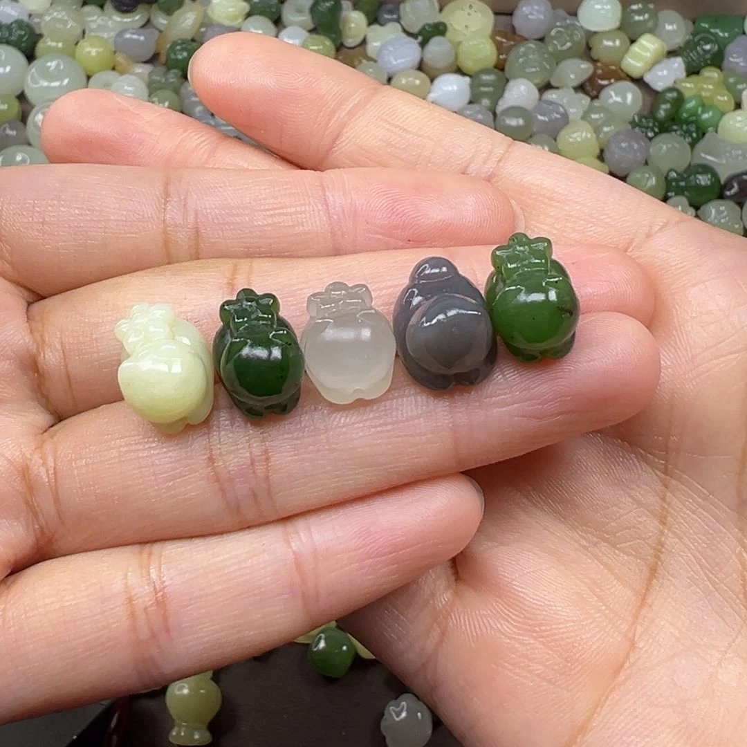 和田玉未镶嵌颈饰98一个多样性